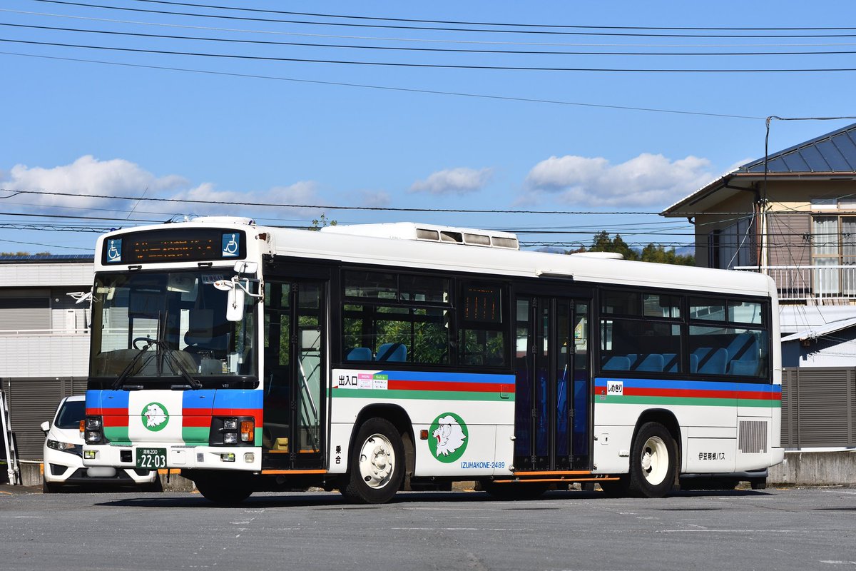 Noe_5088's tweet photo. 2024.11.23 #1828で行く車庫巡り会

伊豆箱根バス
1828 KL-UA452MAN（小田原）
2365 PJ-LV234L1(小田原)
2203 KL-LV280N1(小田原)

本日は伊豆箱根バスの貸切会に参加しました。内容も濃く無事最後まで楽しむことが出来ました。主催者様をはじめ参加された皆様お疲れ様でした。
※掲載ミスのため再投稿 https://t.co/0wJdpLat2l
