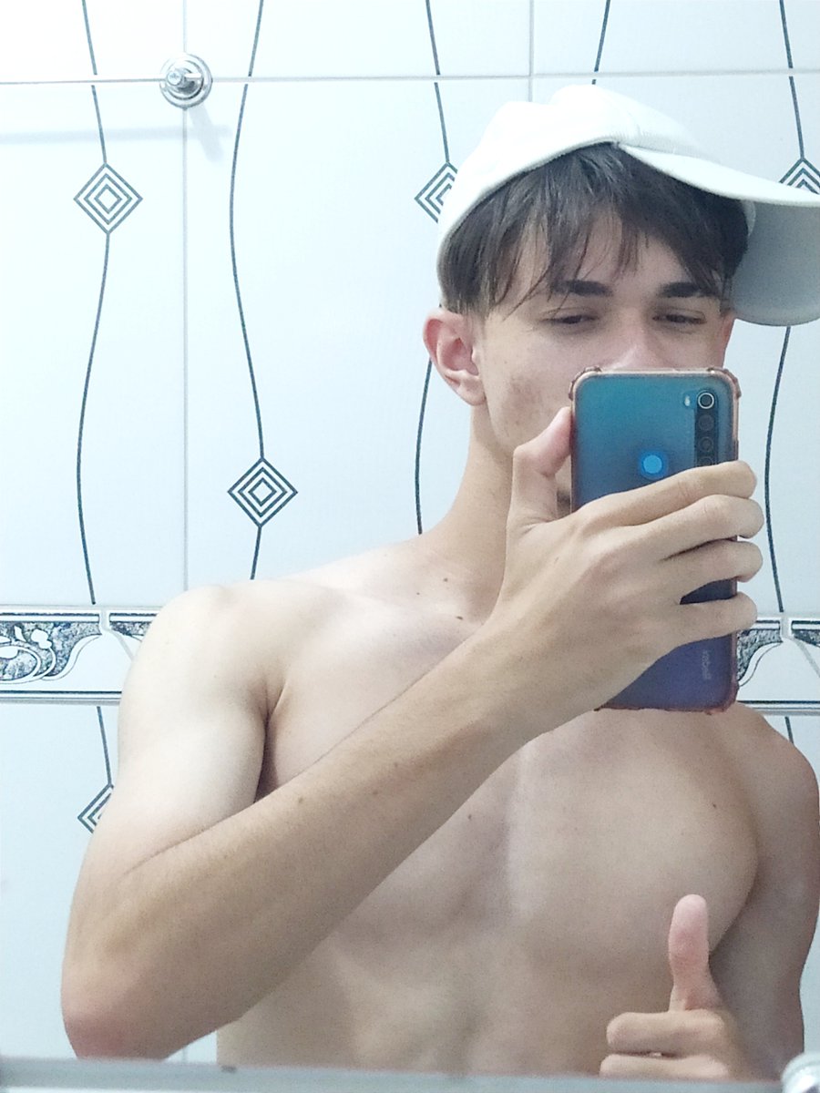 brayanrabell's tweet image. Serve um branquelo de 1,80?