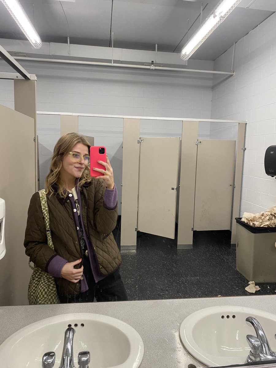 _borrowedbones's tweet image. wasn’t sure which taylor swift lyric about the month of november to caption this with so here’s a dump