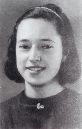 AuschwitzMuseum's tweet photo. 1 December 1928 | Dutch Jewish girl, Eva Edith Heimans, was born in Zutphen.

In September 1944 she was deported to #Theresienstadt ghetto from where in October she was deported to #Auschwitz. She did not survive. https://t.co/o4r7SqUirK