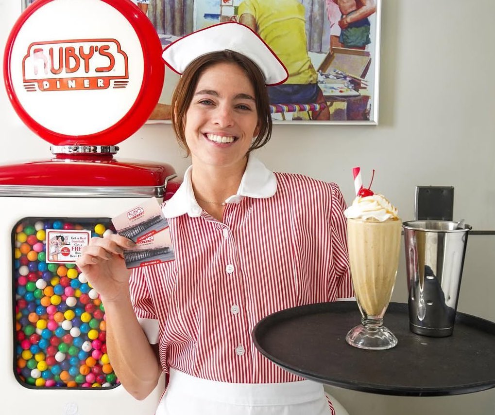 RubysDiner's tweet photo. Already buying presents? Share the love this holiday season with Ruby’s Diner gift cards! ❤️ Buy $50 in gift cards and enjoy $10 bonus card toward your next purchase! ✨ 

Valid in-store and online at https://t.co/CSiPhvQHjS https://t.co/JjWrcZkBE4