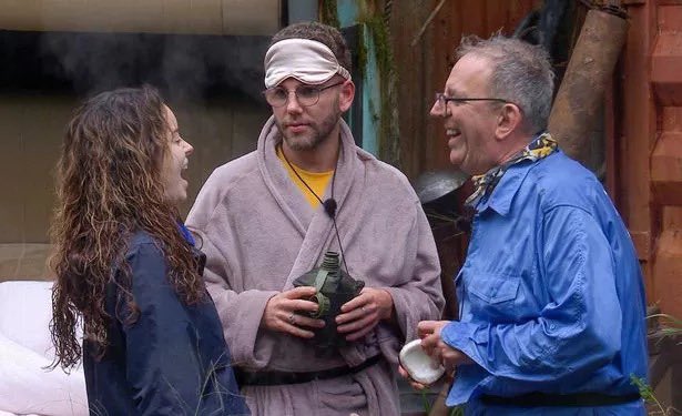 wanderingfox69's tweet photo. The many story times with Dean and the Reverend ❤️

#ImACeleb #DeanOfTheJungle https://t.co/utr20EWaM5