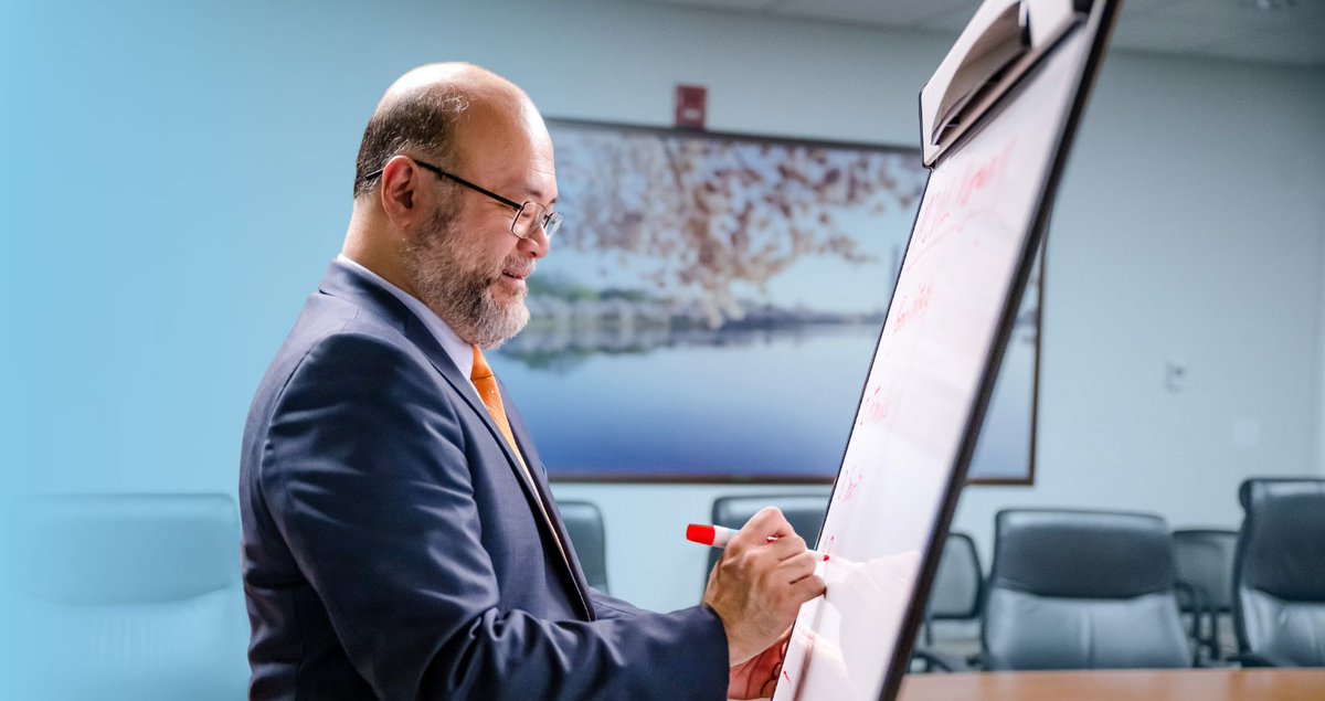 BAESystemsInc's tweet image. Calling all veterans! Your experience in intelligence and analysis is invaluable, and we want you to bring that expertise to BAE Systems.

Leverage your military skills in a dynamic civilian role. Apply today!
baes.co/qA1F50UfTa8
#VeteranJobs #IntelligenceAnalyst #NowHiring