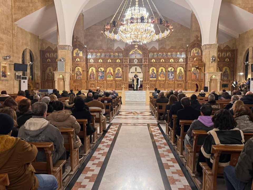 ragipsoylu's tweet photo. First Sunday mass in Aleppo under Syrian rebels/HTS rule. 

Guess doesn’t fit the “they are all blood thirsty fanatics” narrative https://t.co/BUKmnNQXSg