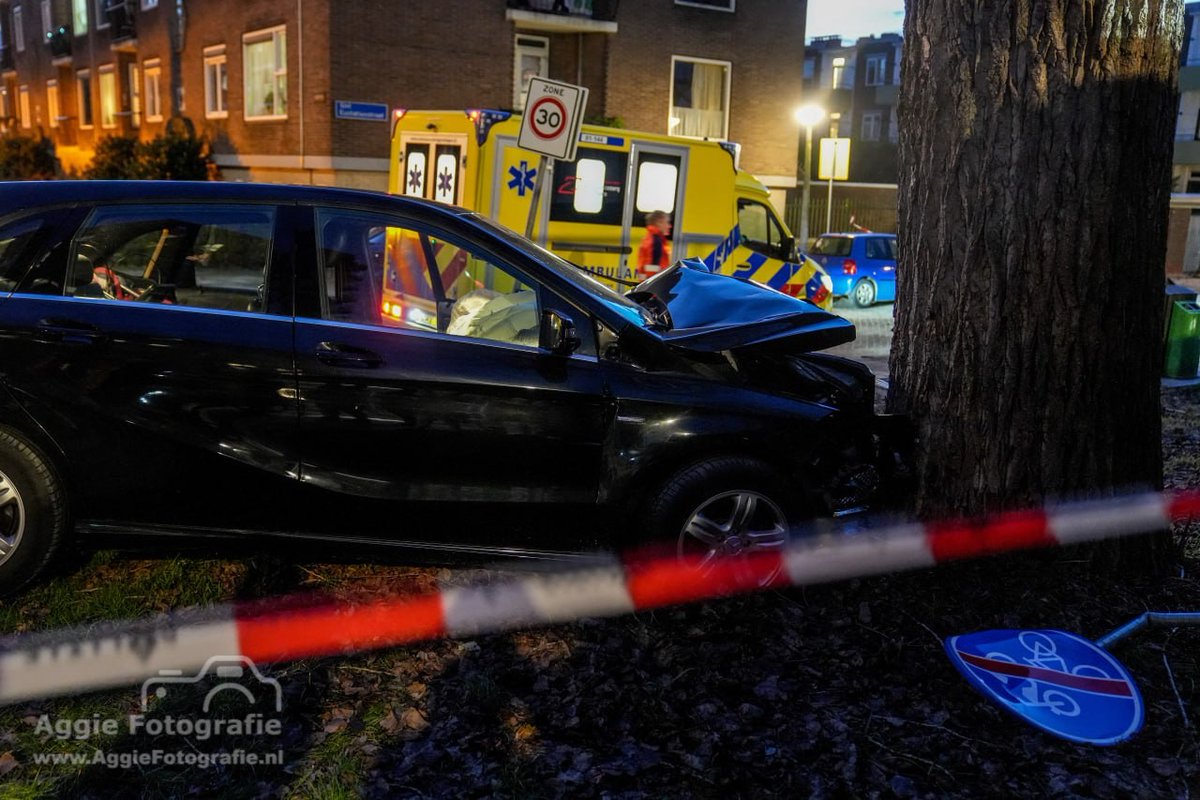 Eenzijdig ongeval met brandend voertuig in Groningen