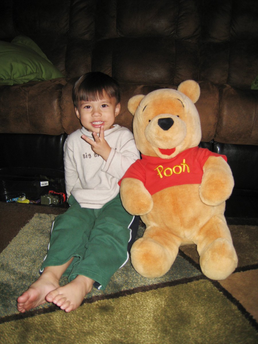 ItsEvanTube's tweet image. I'm 19 now! 🎂🥳