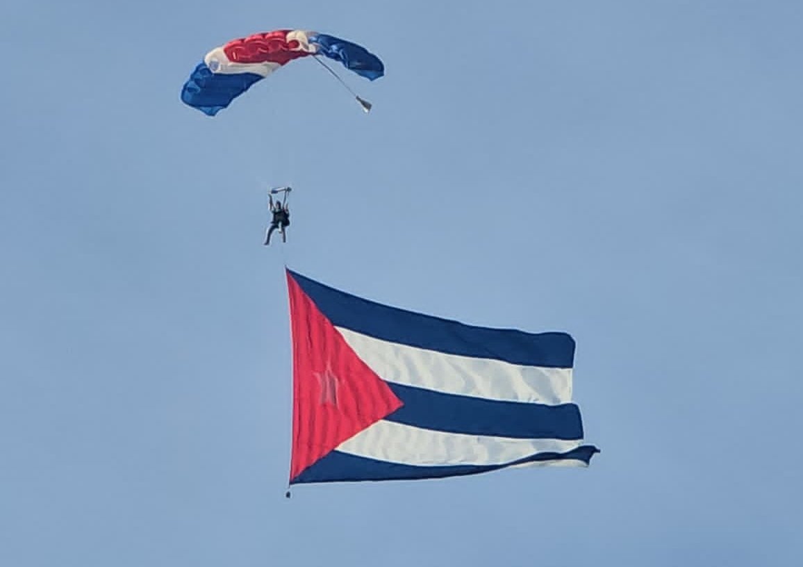 Miraaaaa desde #Cuba 🇨🇺. 
Bella eh?

Aquí siempre, pensando en mi gente!!

#DeZurdaTeam