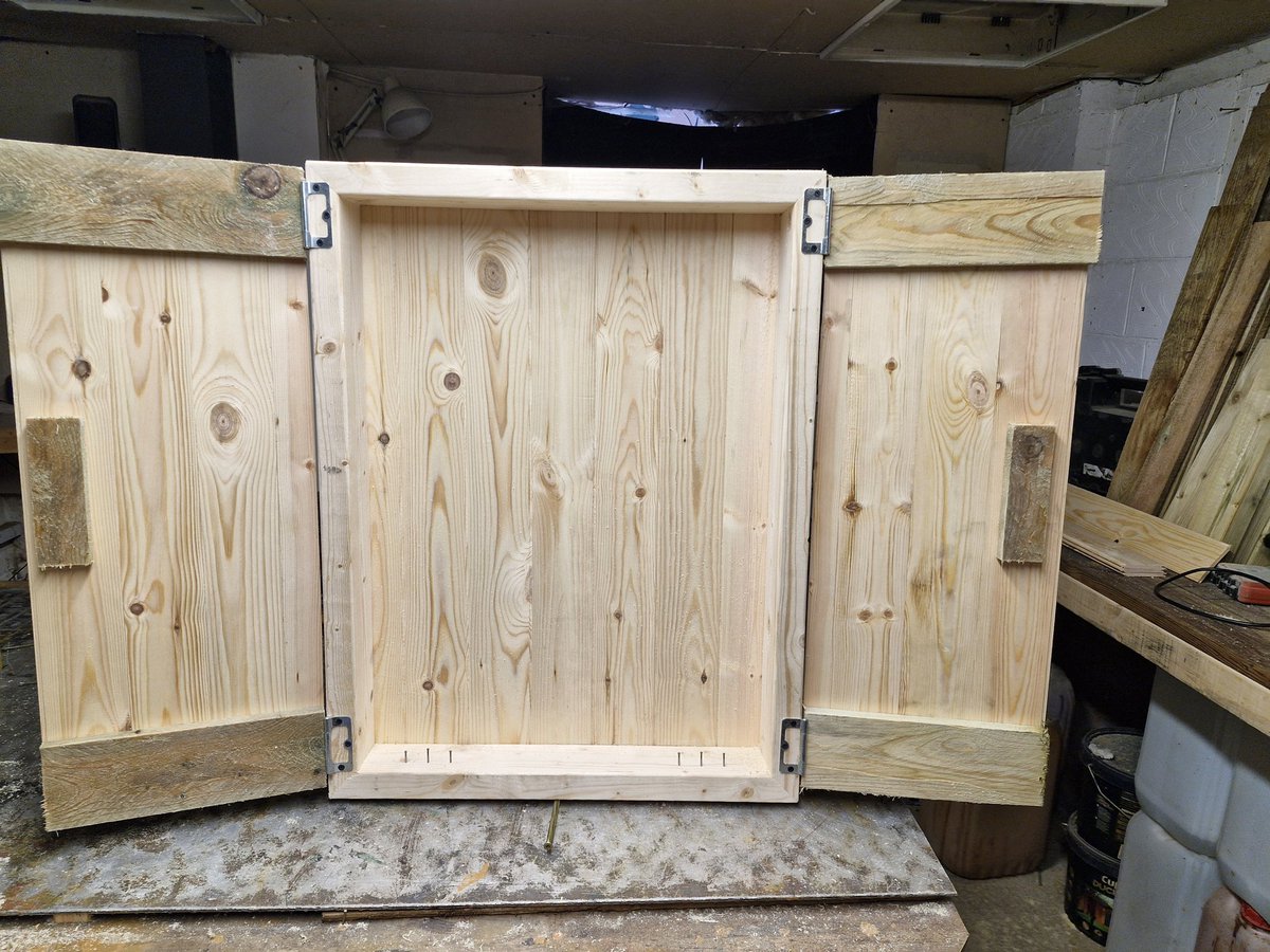 Rob_the_Knob's tweet image. tinyurl.com/3f7he6tf
Rustic #dartboard board surrounds 
#pdc #darts #arrows 
Order now for xmas while stocks last