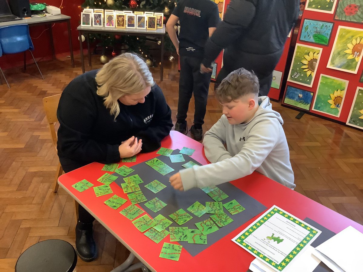 Penclawdd's tweet photo. #PencStarfish So very lucky to have the best parents/carers - thanks for your support! So lovely to see you at our Sharing the Learning event - we hope you enjoyed the workshops and browsing our gallery #Penc6 #PencComm #PencPartnerships https://t.co/7KzCy4dgif