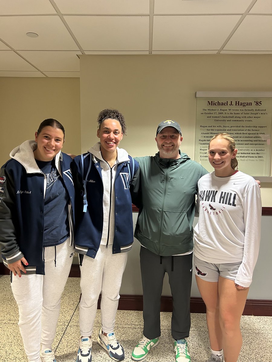 WoodGirlsBball's tweet photo. Great to see the Viking family today at the St. Joe’s vs Villanova game supporting Kaitlyn Orihel, Ryanne Allen and Lauren Greer! #WoodProud https://t.co/uU8wfTuSRA