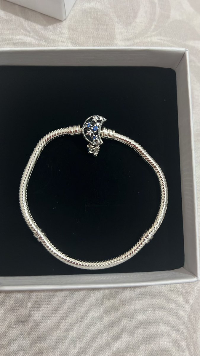 Arkadaşlar bana pandora hediye alındııı 🥰🥰🥰