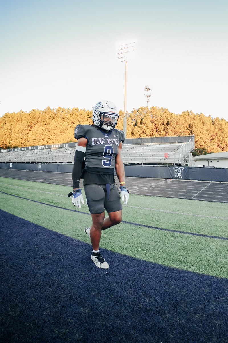 Was a great journey with my brothers, I have learned a lot from these last 4 years. I Wouldn’t go to battle with any other group of men.

NEXT CHAPTER LOADING⏭️

hudl.com/v/2Q4KmS
-138 Tackles 
-28 TFLs
-94 Solo
-44 Assist
-2  Ints 
-1 pick 6 
-1 forced fumble  
-2 sacks