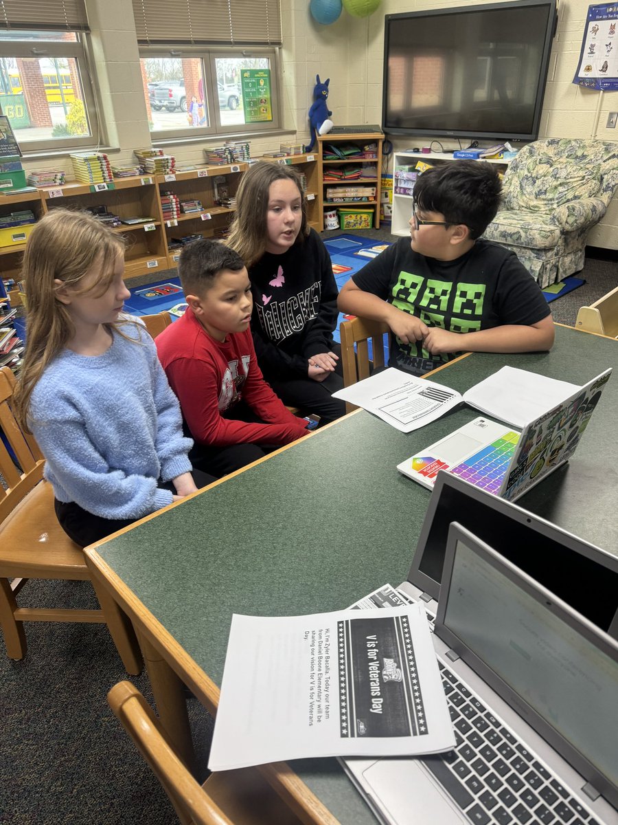 Gratitude for Growth: I love being the <a href="/STLPKentucky/">STLP Kentucky</a> Coach at Daniel Boone! It’s so exciting to see kids come out of their shells, learn, explore and share new ideas! #ThankfulToLead <a href="/KEDC_HERO/">HERO</a> <a href="/KEDCGrants/">KEDC Grants</a> <a href="/KingWendy_m/">Wendy King</a> <a href="/DrJWEvansJr/">Jim Evans Ed.D.</a>