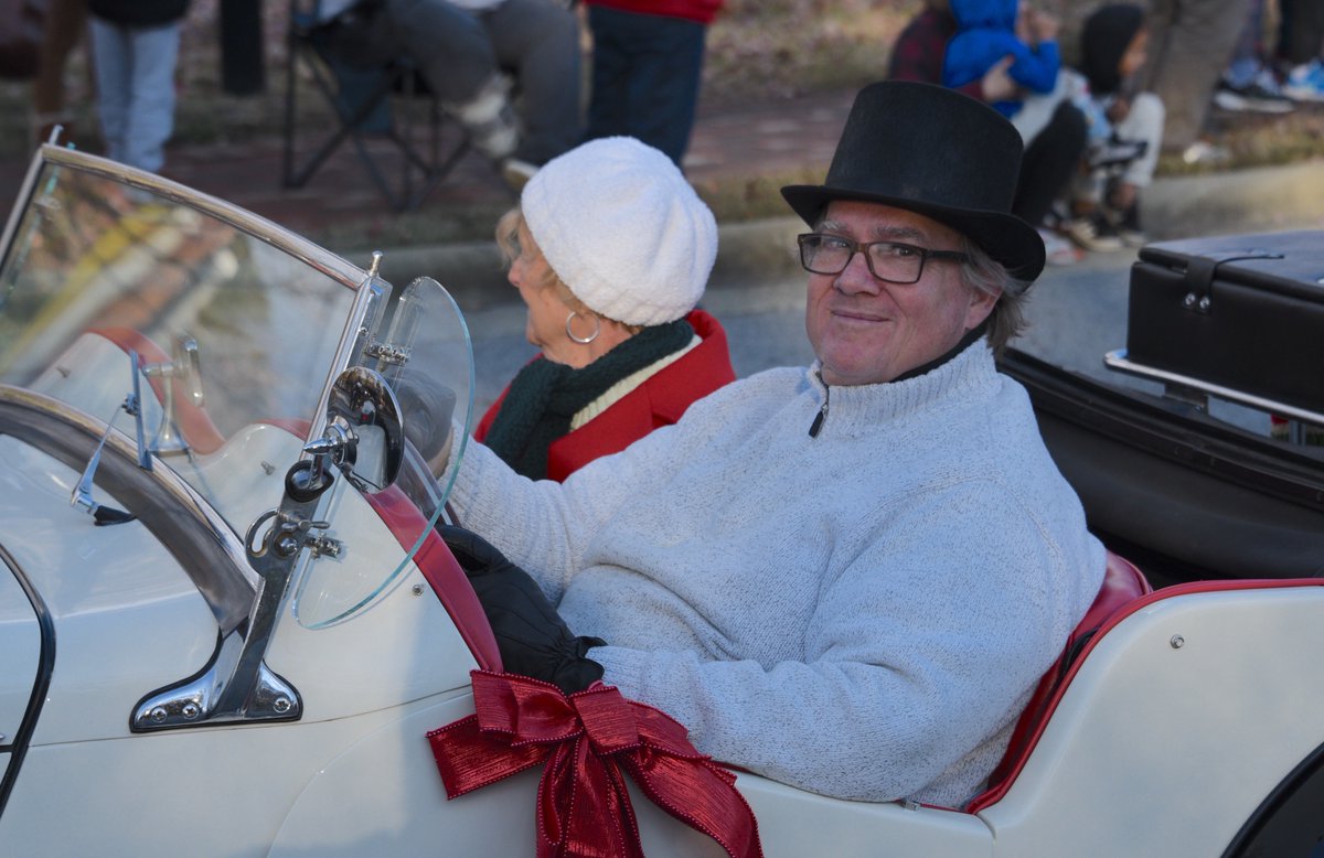 FancyfromGSO's tweet photo. 2024 Christmas Parade Presented by the Jamestown Rotary #Christmas2024 #Christmas https://t.co/3zvoEenAXS