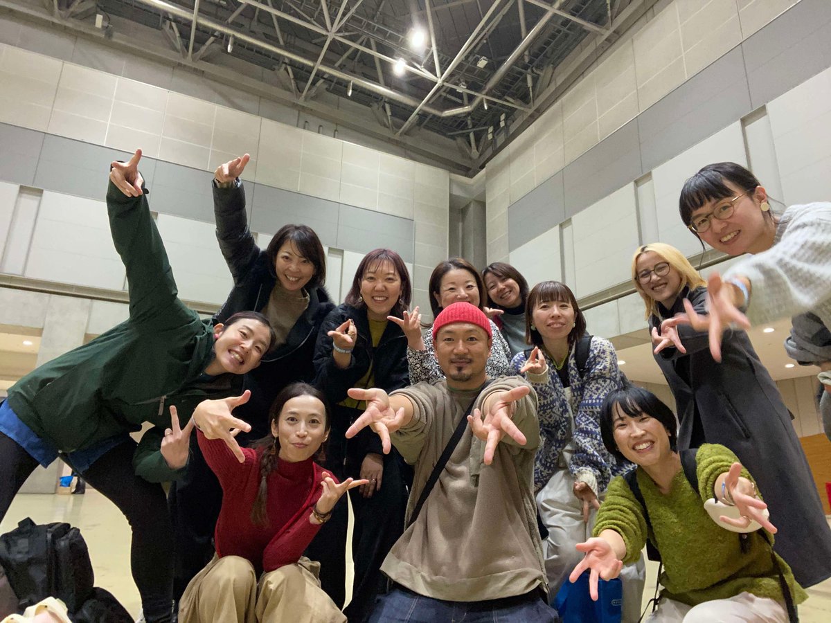 kao_ngm's tweet photo. #文学フリマ東京39 無事に閉幕いたしました。会場が大きくなりさらに渦巻く熱気にただただ驚きでした。

#稀人書店 今年は店の体制がパワーアップ！たくさんの作品を手に取ってもらいありがとうございます。またどこかでお会いしましょう😊

ネット通販も立ち上げますので追ってお知らせしますね！ https://t.co/BaKL1kAA2H
