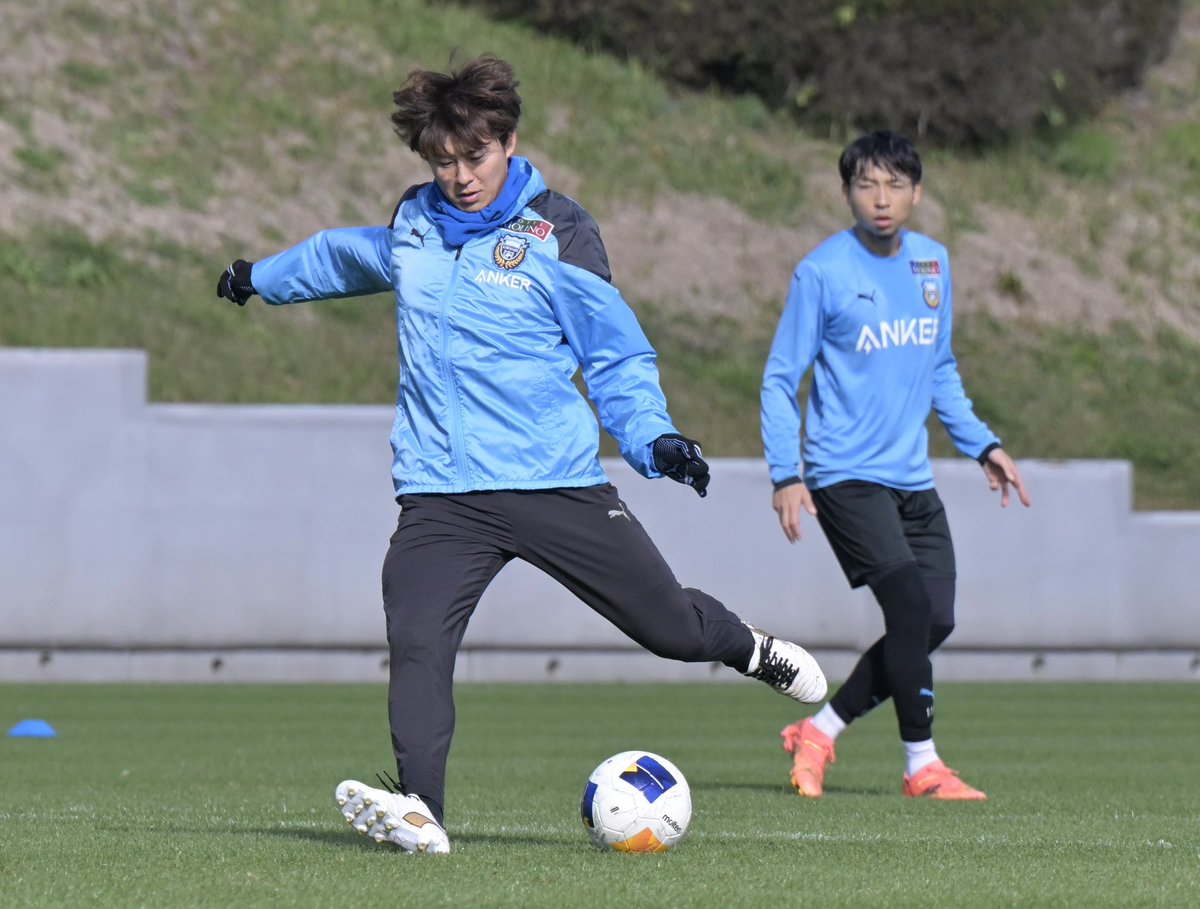 kanasports2020's tweet image. #frontale 今季最後の一般公開日でした。

右脚の肉離れで離脱していた #脇坂泰斗 選手はシュート練習まで参加。8日のリーグ最終節で復帰の可能性も⤴️