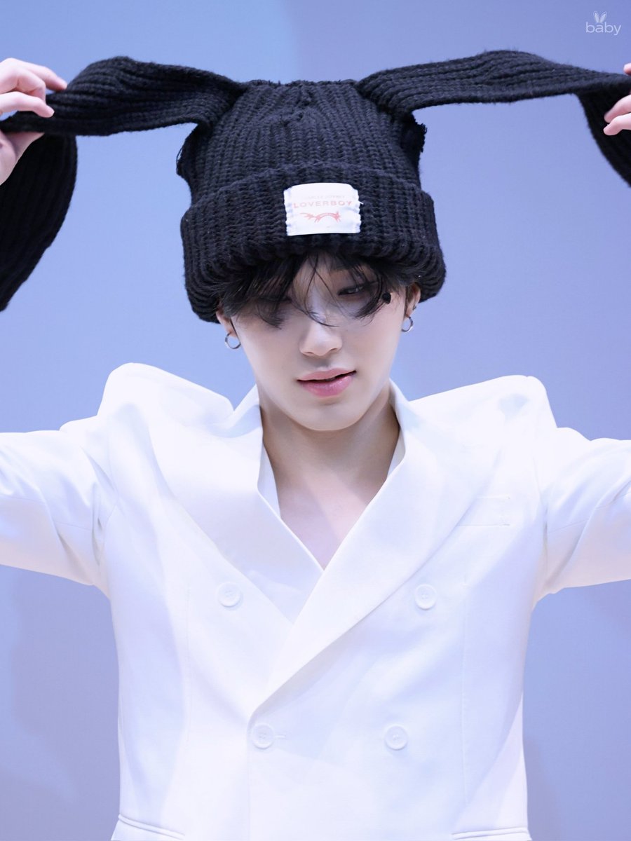 gimsina2165663's tweet photo. WHITE or BLACK 
러버보이 혹은 블랙요원 

SOME                                  PETER 
@baby_nuna0206         @yeonie530_baby https://t.co/mA4qtLBeIK