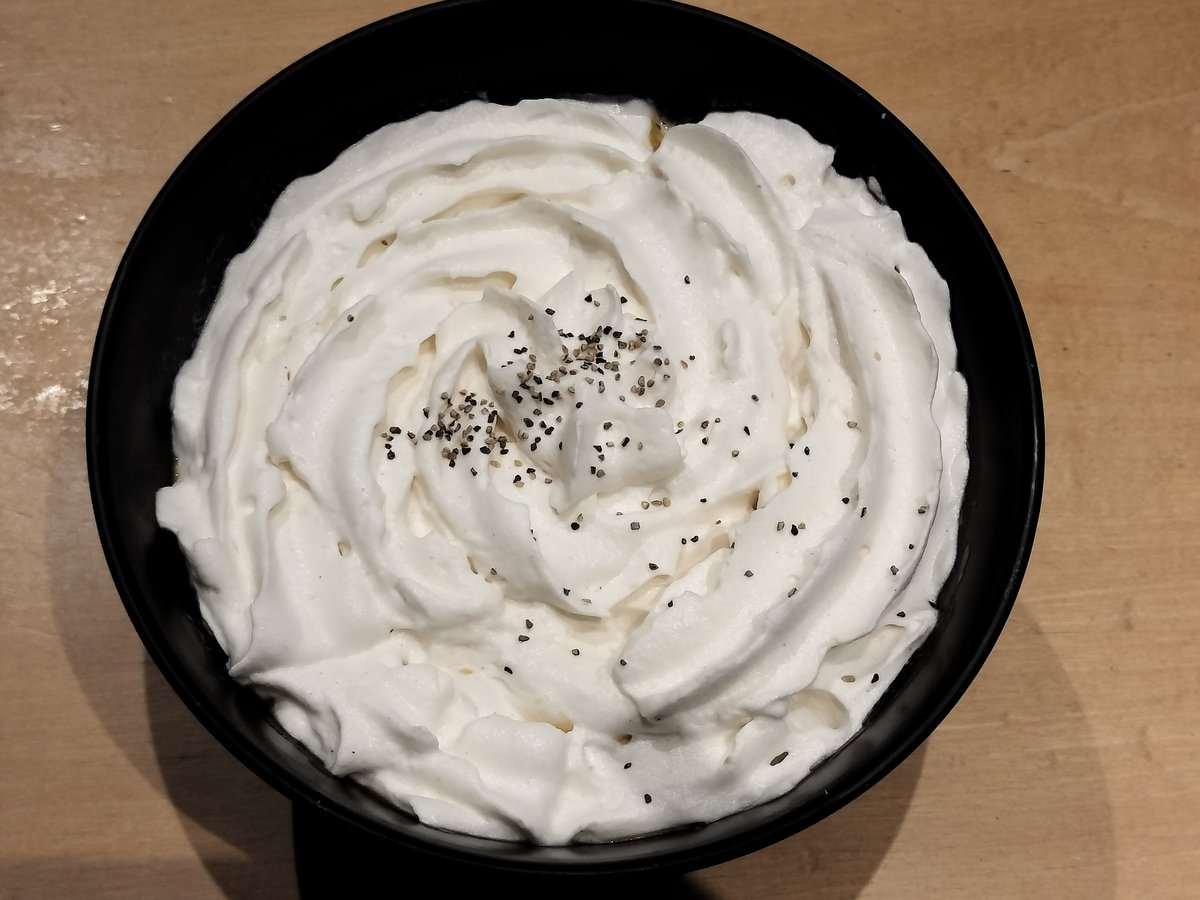 Xiaoyue_5555's tweet image. #CHAP さん🍧めちゃめちゃ混んでて
少し待ってみたけどこれは仕事に間に合いそうにないと脱落

ずっと食べてみたかった白いカレーうどんを食して仕事へ向かうことに🚃
中は普通に黄色いのね、当たり前か😂

初動が大事だなぁ、朝うだうだグズグズしてしまったのが敗因😞

#初代 #恵比寿 #カレーうどん