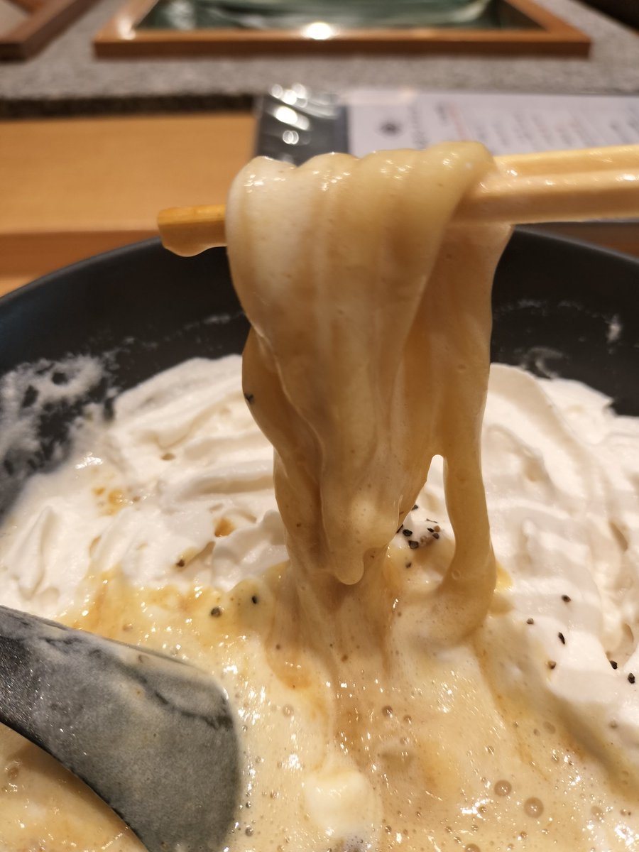 Xiaoyue_5555's tweet image. #CHAP さん🍧めちゃめちゃ混んでて
少し待ってみたけどこれは仕事に間に合いそうにないと脱落

ずっと食べてみたかった白いカレーうどんを食して仕事へ向かうことに🚃
中は普通に黄色いのね、当たり前か😂

初動が大事だなぁ、朝うだうだグズグズしてしまったのが敗因😞

#初代 #恵比寿 #カレーうどん