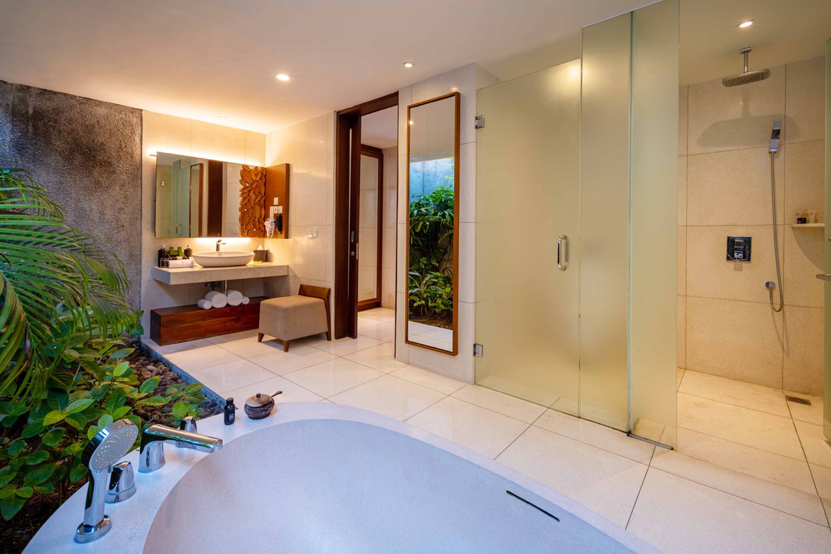 merusaka's tweet image. Indulge in ultimate luxury with your own private pool and direct access to our breathtaking river pool. Your oasis awaits.
For more info and reservation, please visit our website at merusaka.com or click link in bio.
#privatepool #riverpool #luxuryvilla #Merusaka #Bali