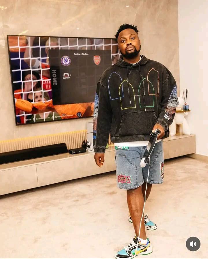 BoxNaijaTv's tweet photo. S3x tape of egungun of lagos le@ked.... Click the link in my bio to watch it.

Tags: #egungunoflagos #Davido Happy New Month https://t.co/j4AMweXlph