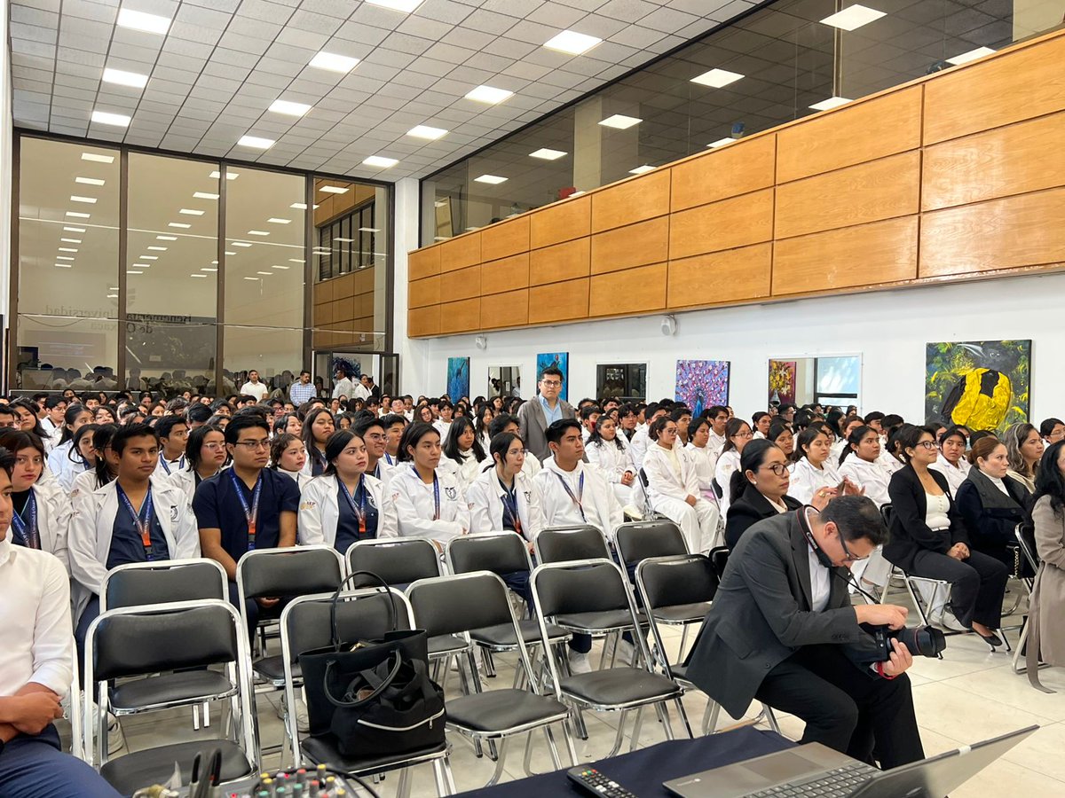 SNietoCastillo's tweet image. Durante mi visita a Oaxaca, tuve la oportunidad de platicar con estudiantes y académicos de la @BuoUniversidad sobre la importancia de la protección de la Propiedad Industrial para el desarrollo de México.
Agradezco la invitación.