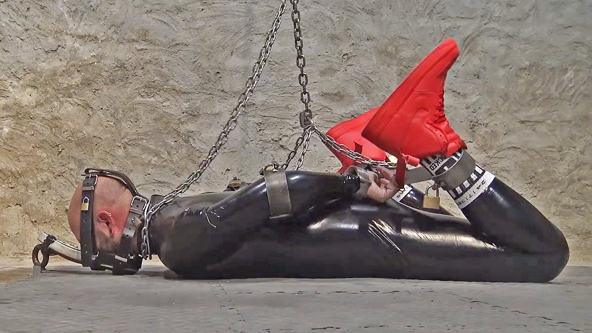 MeninChains tweet media