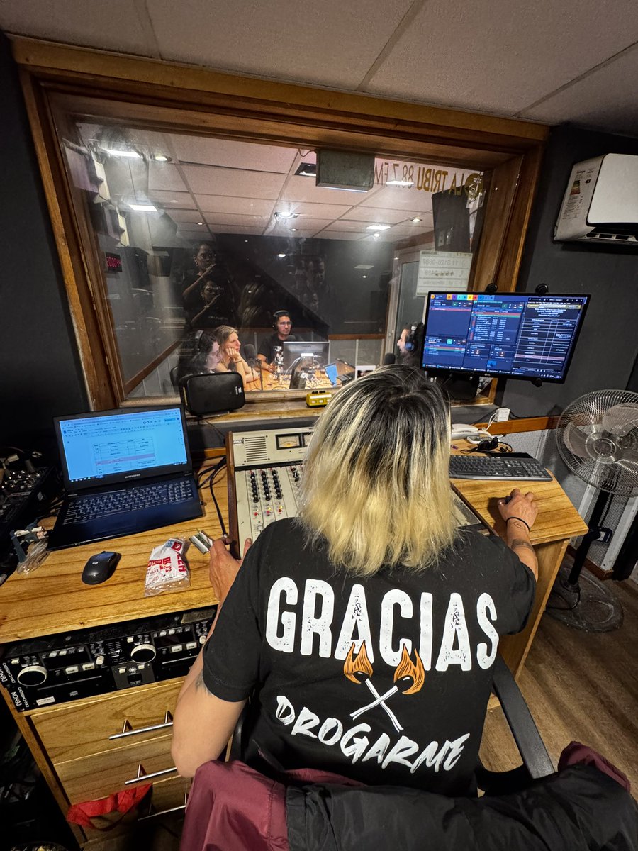 fmlatribu's tweet image. 👤Alberto Stella, director de @ONUSIDAConoSur en vivo 🔴

“No podemos permitir que ningún ser humano corra riesgo por falta de acceso a la salud y falta de información. Son derechos humanos básicos”. 

🎧 Escuchá hasta las 21 hs: fmlatribu.com/envivo.html