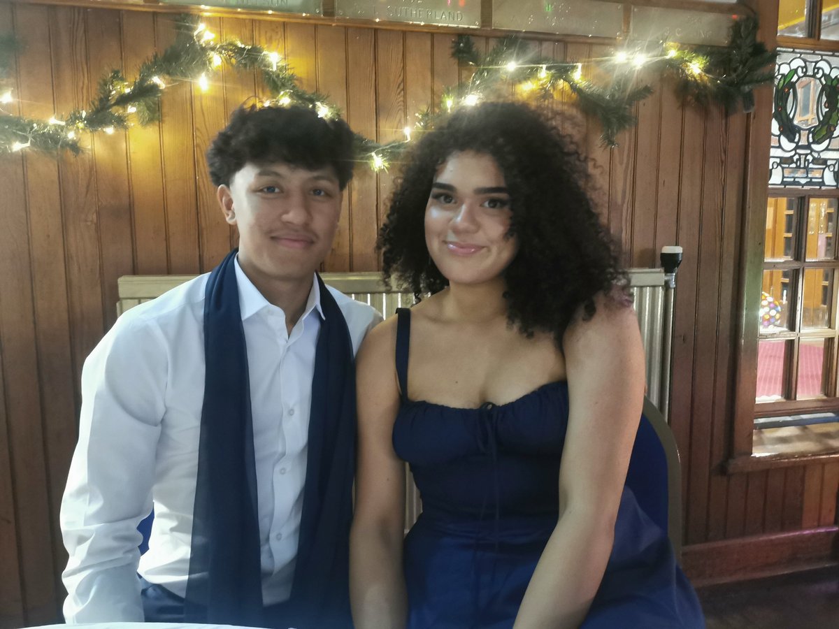 QVSchool's tweet photo. A brilliant night at the 2024 #WinterFormal
A great way to round off the term. 🎉🎄🎶🎅🎶🎄🎉
Christmas Countdown is definitely now officially on!
❤️💛💚
#TogetherWeAreQVS https://t.co/8O4UUxZFZj