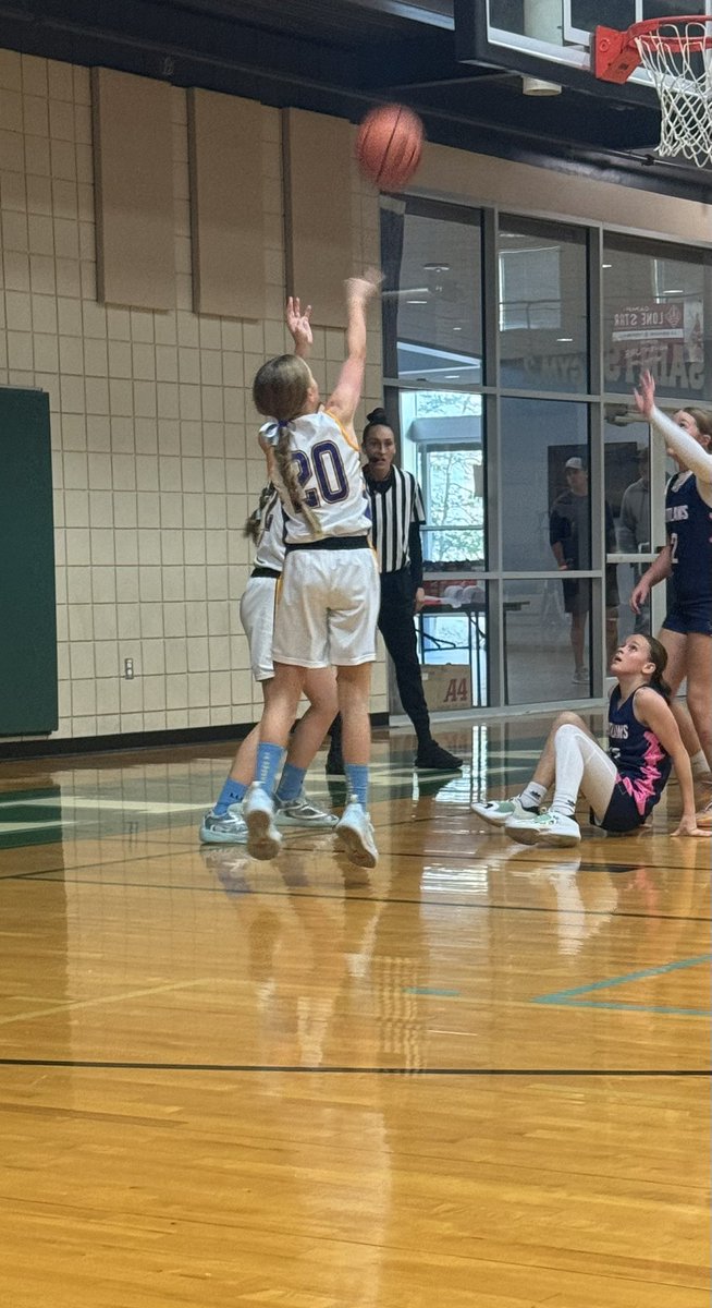 KenKeel2's tweet photo. First weekend hooping and our team walked  away from Tomball as tournament champs! #LLKD https://t.co/HmOoiRqjtg