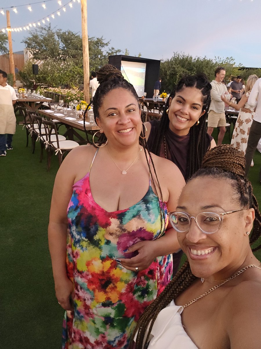 SNikkiVaughan's tweet image. Until next time... we are blessed with a whole lot of LOVE!  #CaboThanksgiving #framily #CJP #DesiP