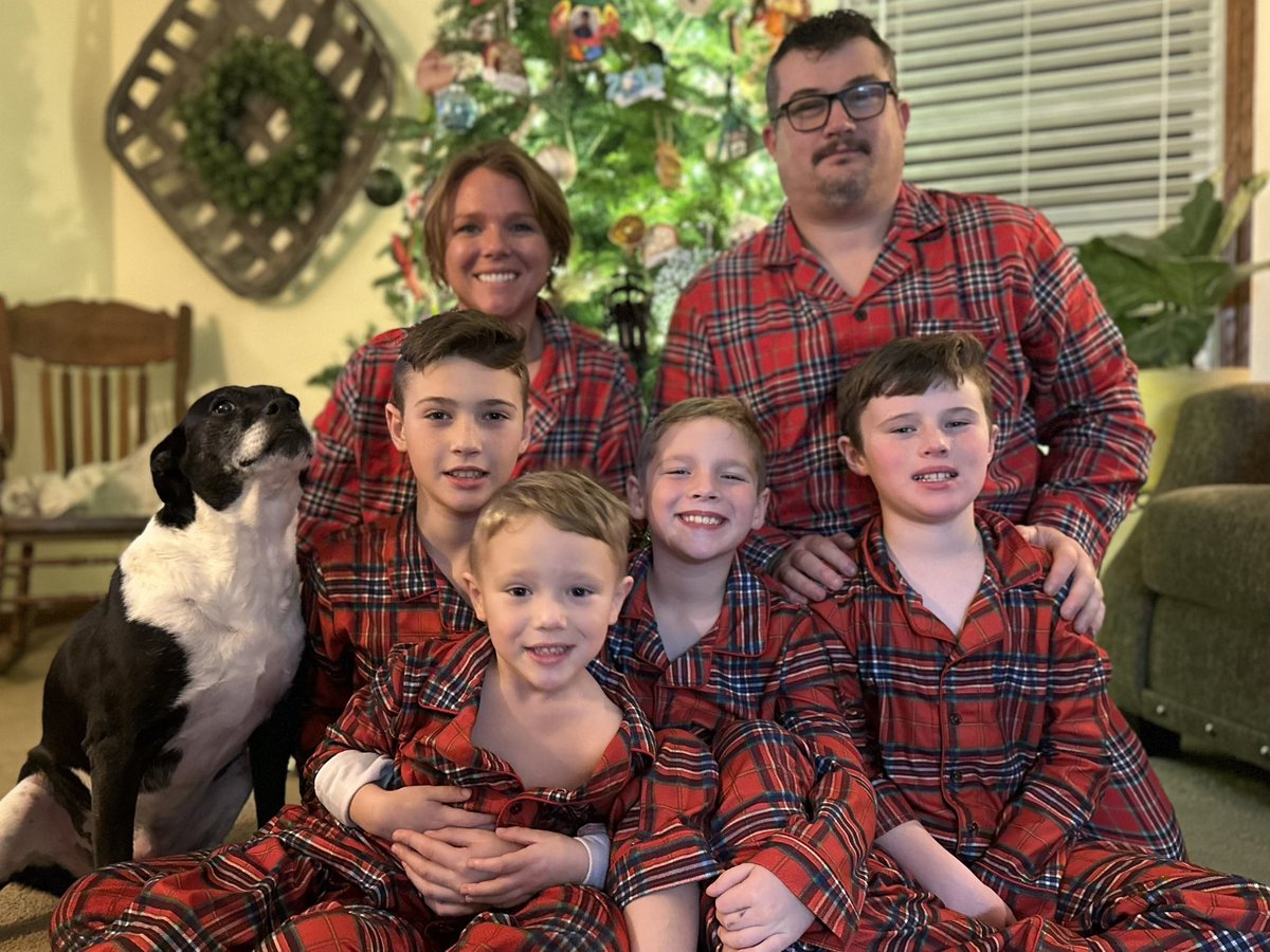 ambersholtis41's tweet photo. Officially Christmas Season! @ACSDBulldogsAD https://t.co/z3NG29GPiS