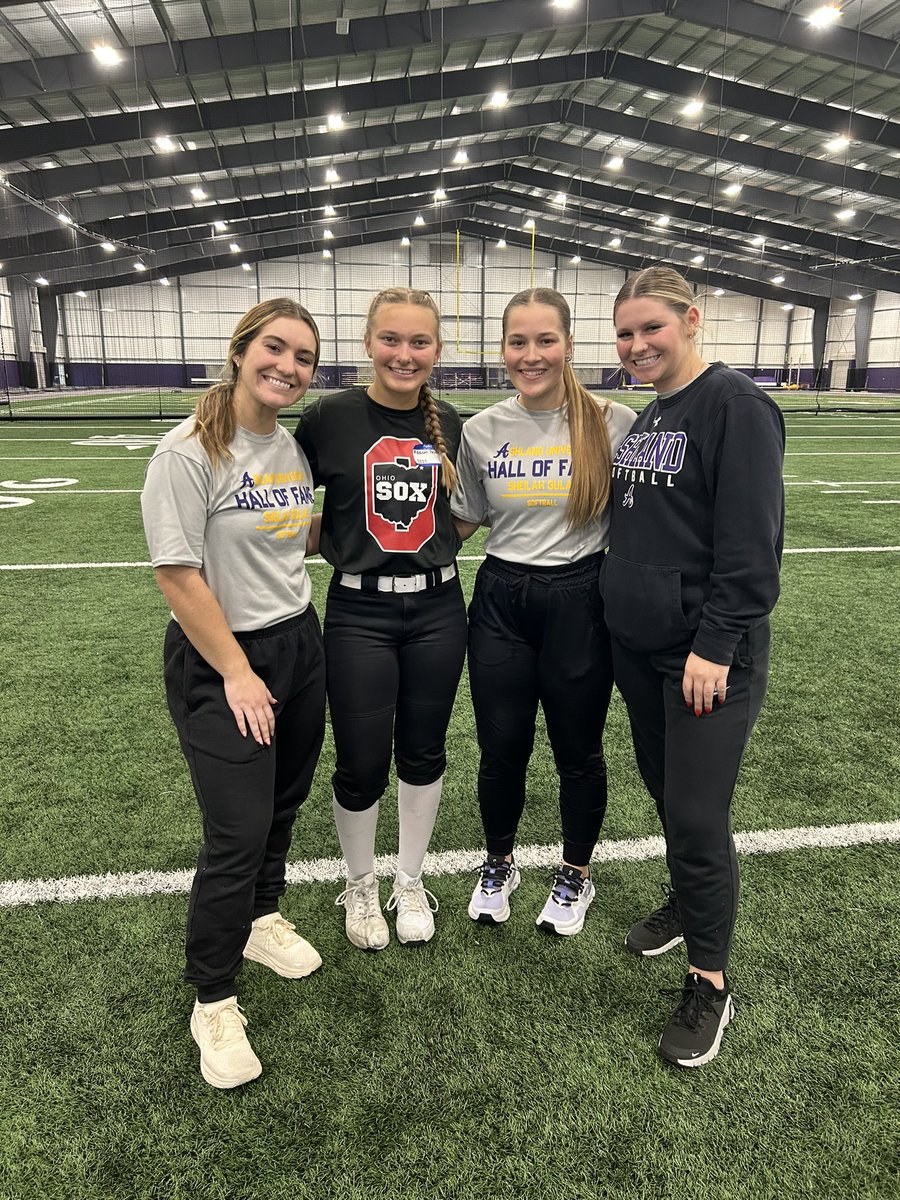 AddiBelviso2027's tweet photo. Had a great time working with @CoachJLPrice, Coach Leedy, and the @AshlandUSball team! A lot of good reps and learned new drills to work on strong front side resistance. Nice to catch up with @lilabultrowicz2 and enjoyed meeting new people! 

@OhioSoxSB16u @MHSsoftball24 @verdeverd55 @jesskovalchuk