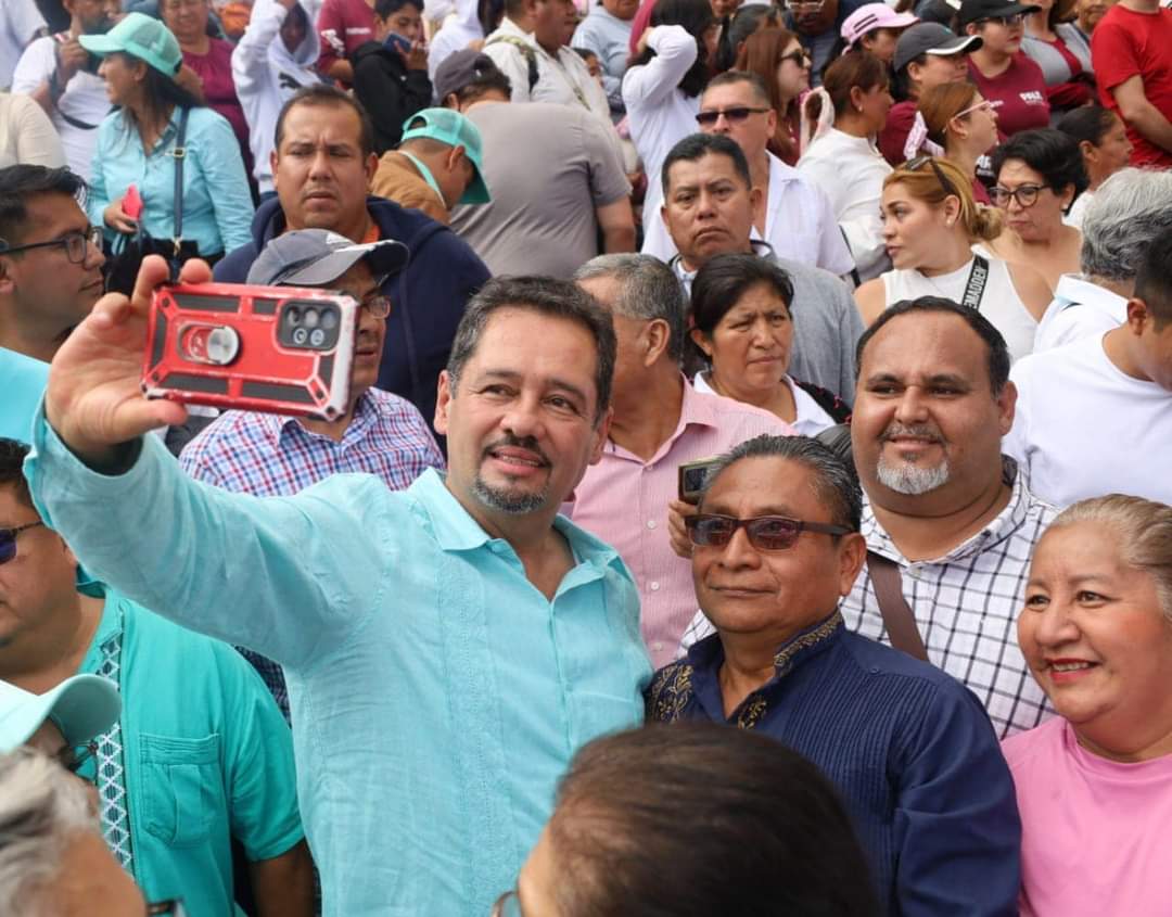 EquipoPolVer's tweet photo. Estuvimos durante todo el proceso, fuimos parte de el y hoy vivimos el gran resultado, la Ingeniera Rocío Nahle García hoy la Gobernadora de todas y todos los Veracruzanos. https://t.co/jqlj0bqe10