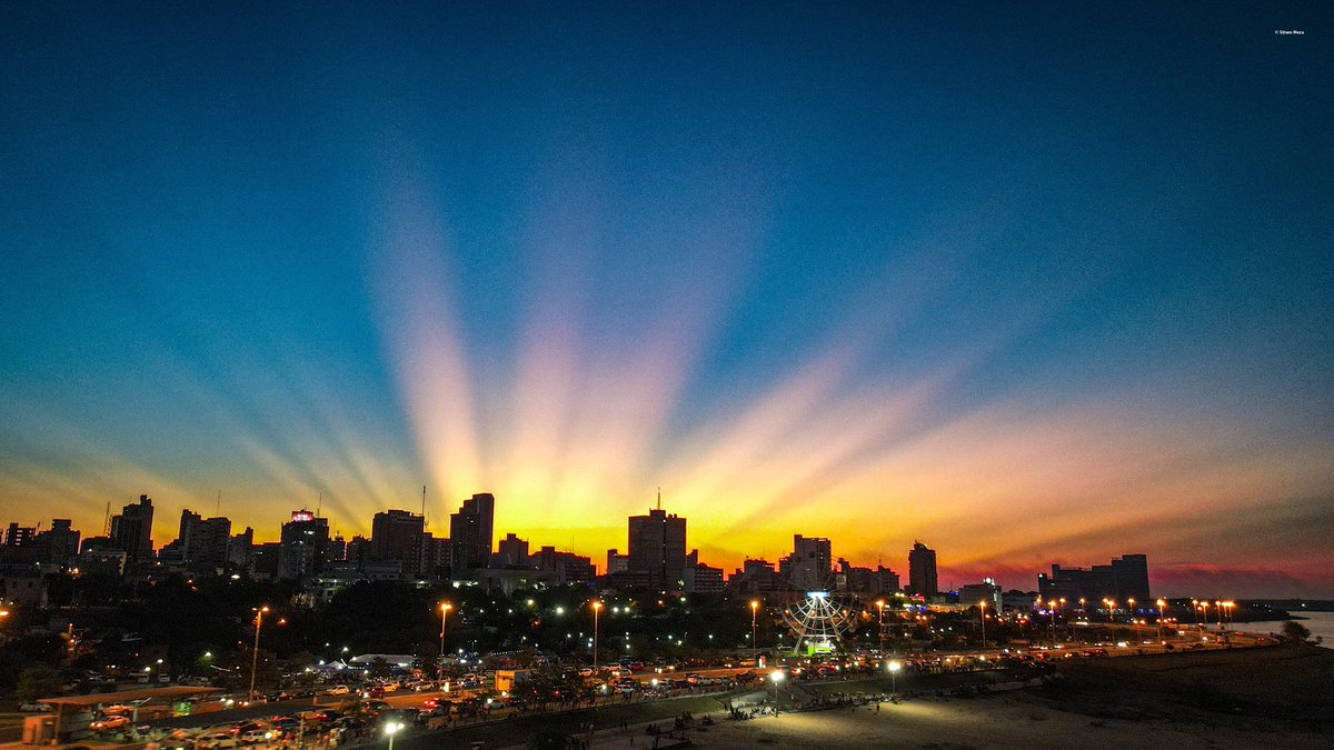 Paraguay, el país de los atardeceres mágicos 🌅😍

De esos que se quedan guardados en tu retina y en tu corazón ❤️✨

📸 <a href="/StivenMeza14/">Stiven Meza</a> 

#GobiernoDelParaguay #Atardecer #Turismo #Sol #Paraguay