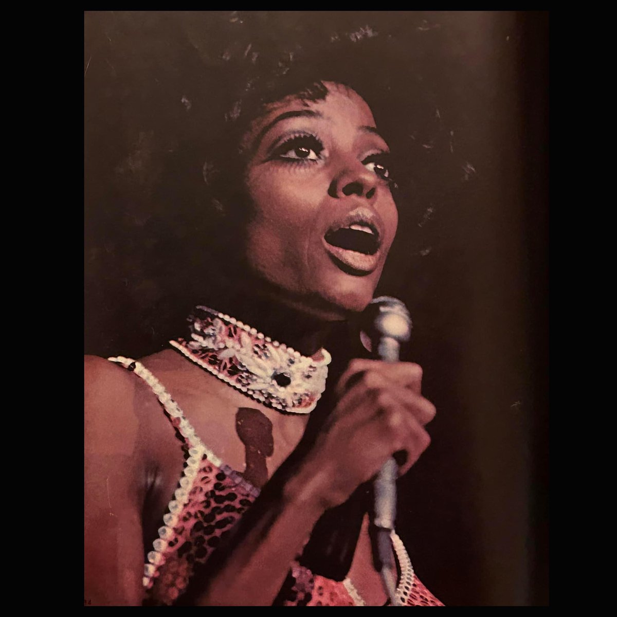TheDustinFitz's tweet photo. #DianaRoss on the cover of Soul Illustrated in December 1970. https://t.co/Tthwwtu4Uc