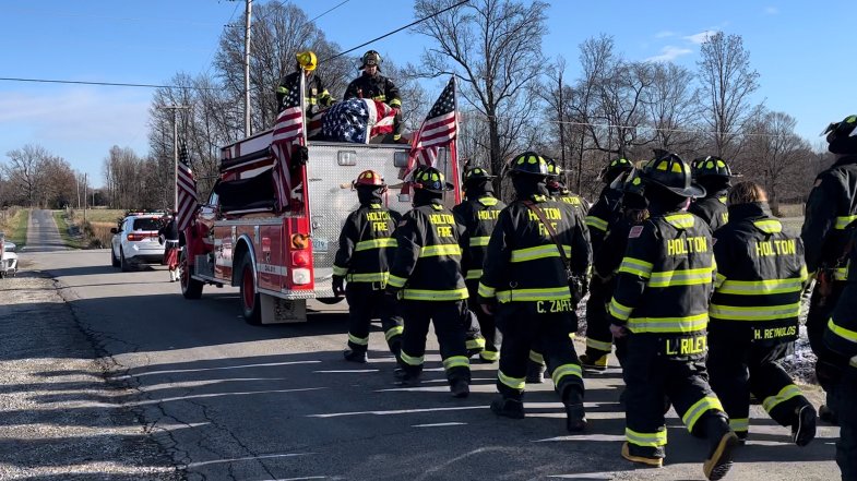 812now's tweet image. Firefighters from across Southeast Indiana honored 19-year-old Landen Comer, a Holton firefighter who passed away in a car crash this week.

Read here: 812now.com/post/area-fire…