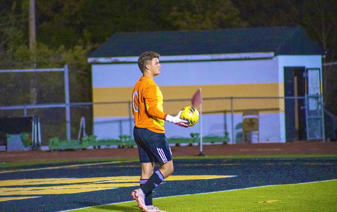 carsonhouse20's tweet photo. Thankful to receive Goalkeeper of the Year in the Red Suburban Conference and All Region in Class 3 Region 1. Thank you to my coaches and teammates for an amazing season. https://t.co/olhC2E9wFX