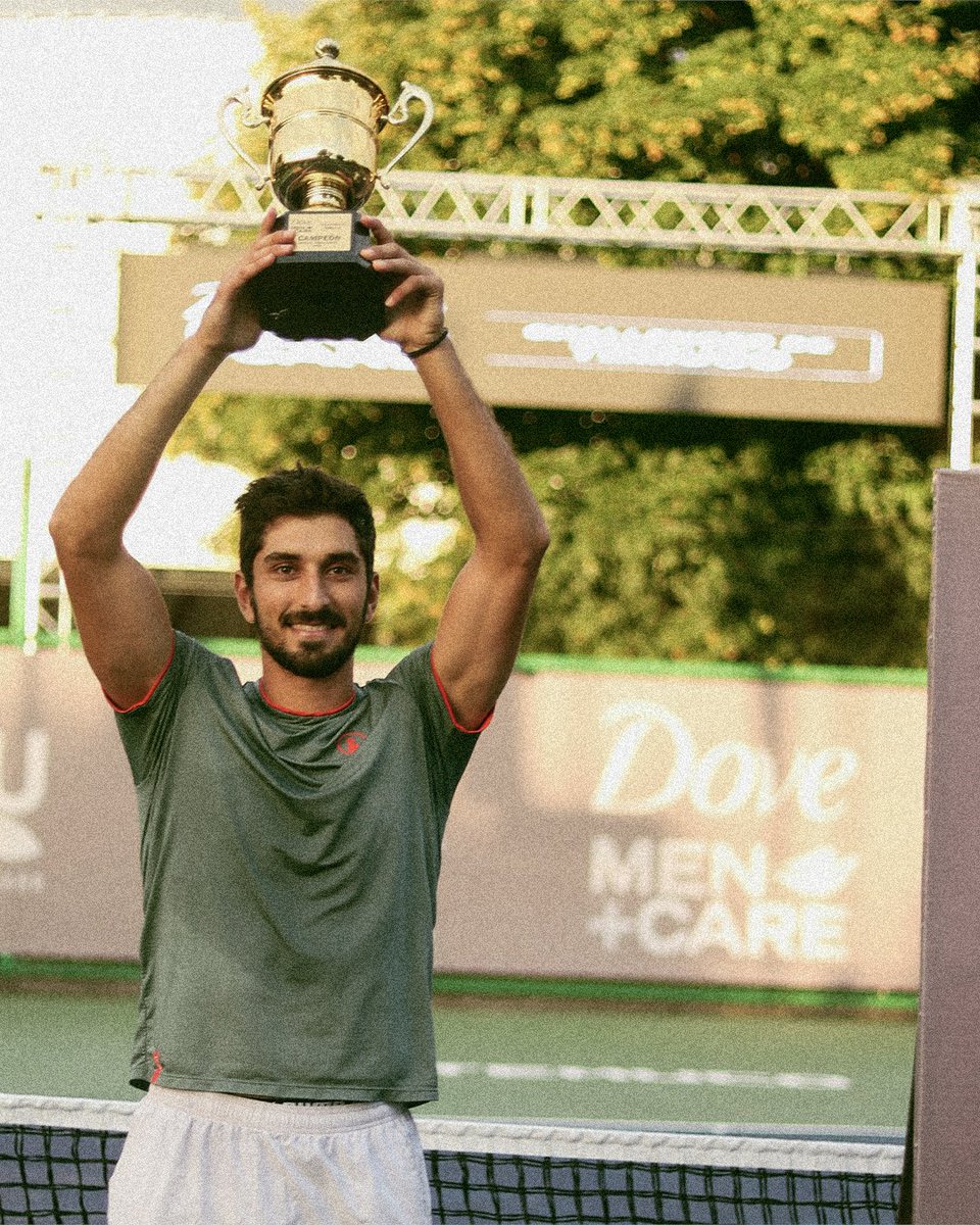 ATPChallenger's tweet photo. Lift it up high, Hady 🙌

With his triumph in the final over Ugo Carabelli 6-4, 6-7(3), 7-6(2), Habib puts his country on the map as the 8⃣5⃣th to earn a singles crown! 🌍 🇱🇧

#ATPChallenger | @LegionSudam https://t.co/9xYt7EexVo