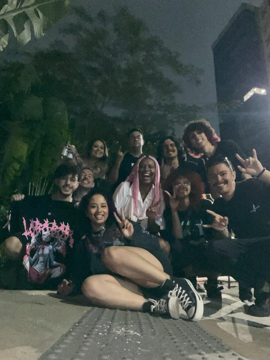 Aleisteeer tweet media