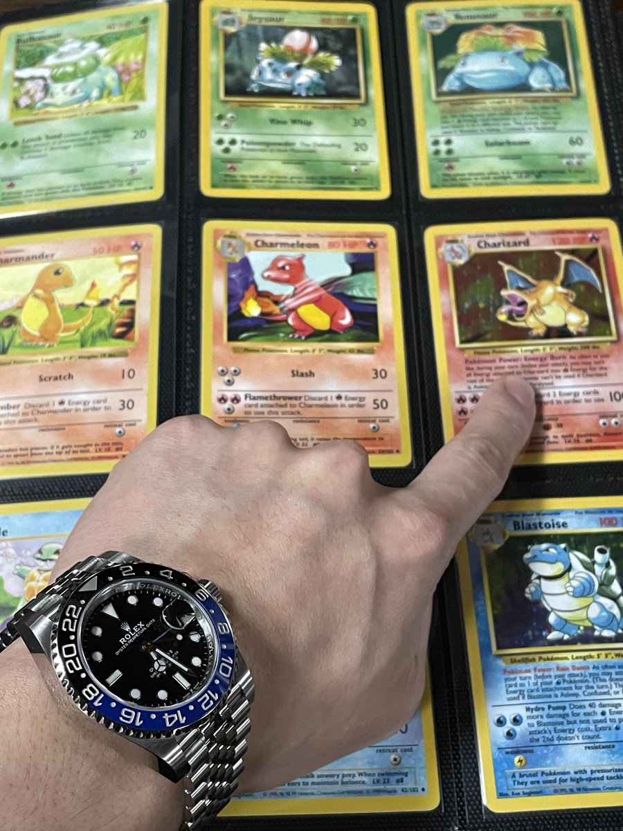 Time to hop offline for a second and just enjoy my collection 💫🔥

#Charizard