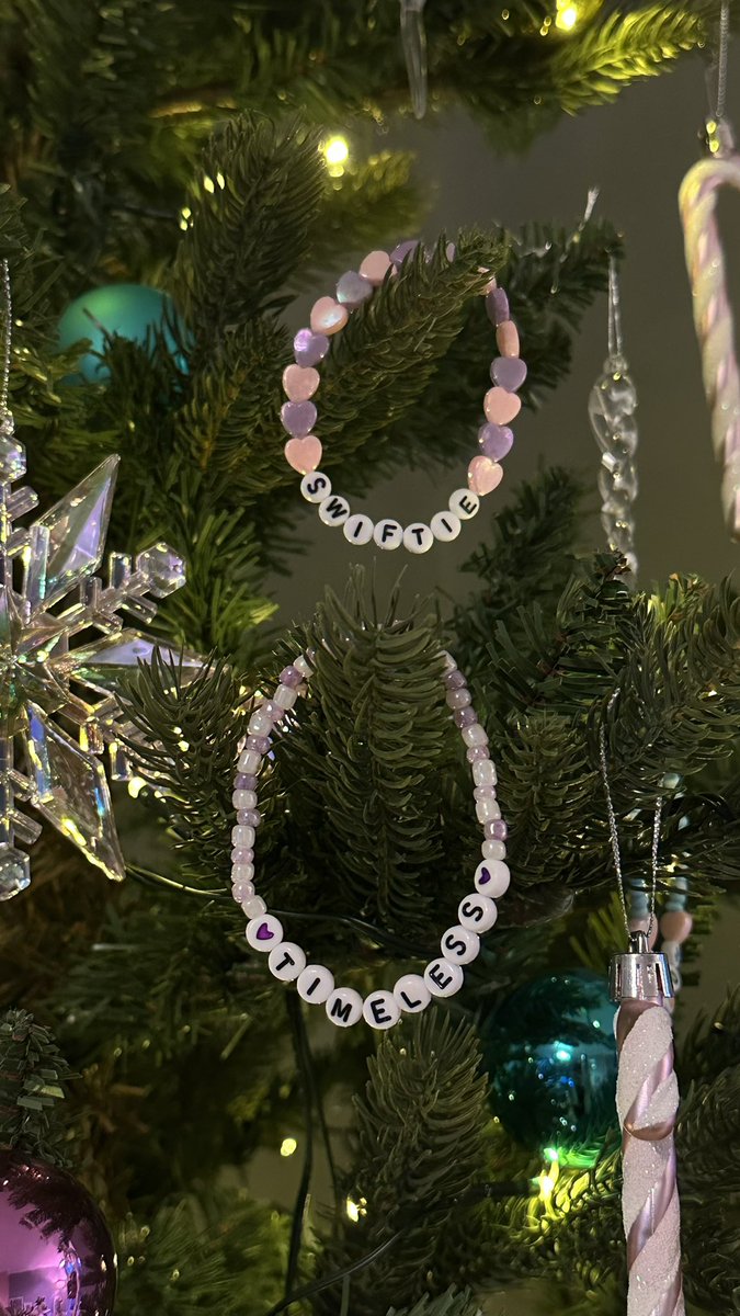 dehNope's tweet photo. Found a way to incorporate bracelets i got from the eras tour in our tree https://t.co/Ve2WnRyE6o
