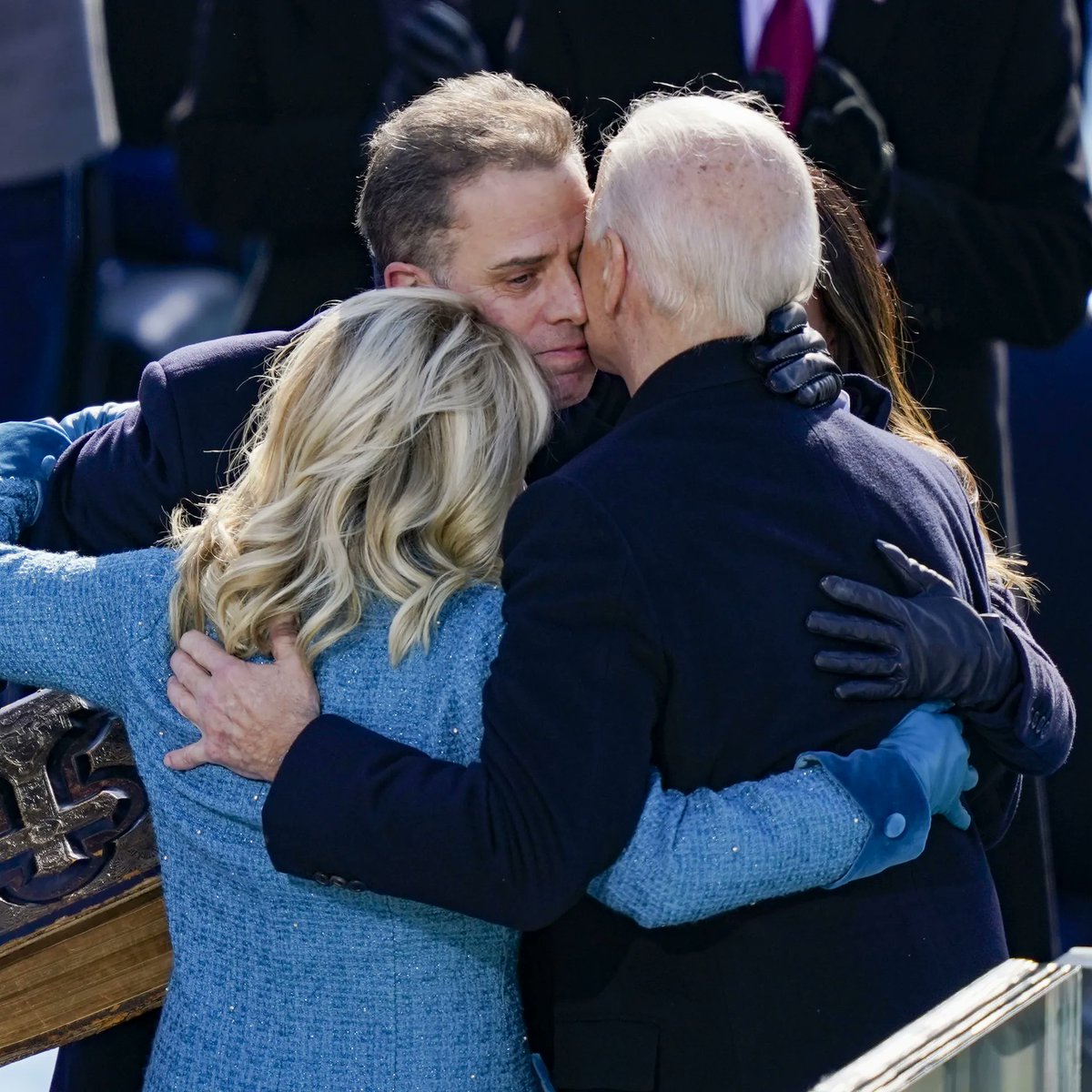 Such a powerful statement from President Biden in pardoning Hunter:

“In trying to break Hunter, they’ve tried to break me – and there’s no reason to believe it will stop here. Enough is enough.”

♥️