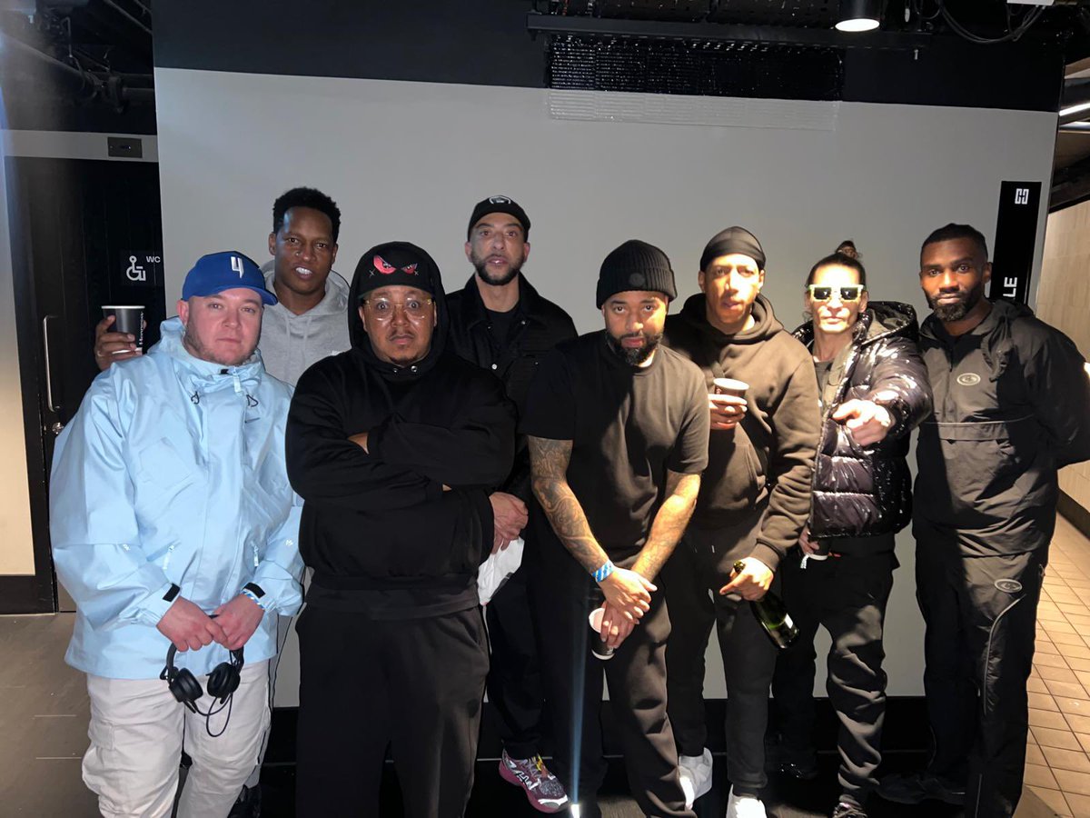 IF I ROLL DEEP I ROLL DEEP WITH MY CREW