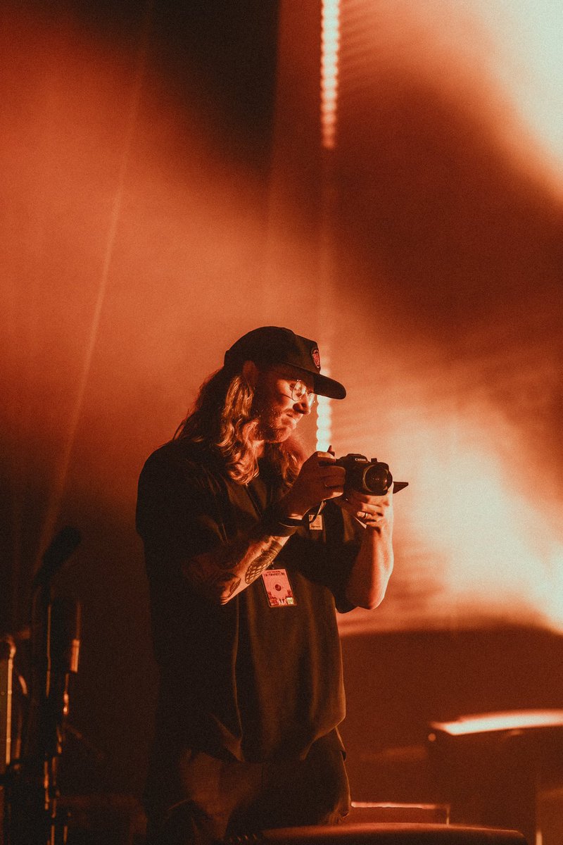 Photograph your photographers yall 🫡

<a href="/joshuahalling/">Joshua James Sowter-Halling</a> 👍🏻
📸 <a href="/nikkimarieJPG/">Nikki Marie</a>