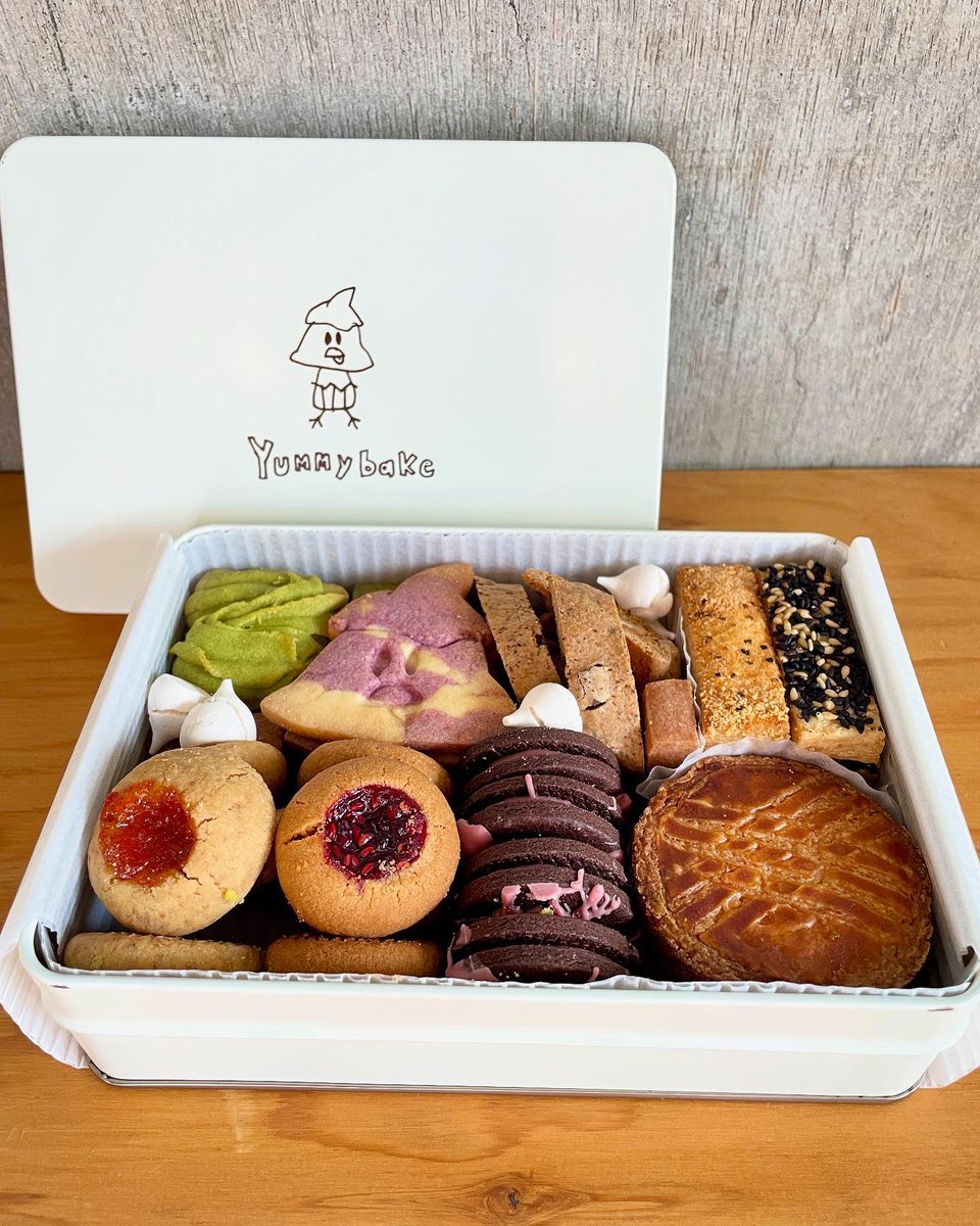 m_m73m_m's tweet photo. クッキー缶の予約開始したよ！！
今年も素敵に出来ました。
缶の色が湘南らしいマリン色に変わります。
皆様宜しくお願いいたします。
#yummybake
#2025年クッキー缶 https://t.co/9ON7CMvnoU