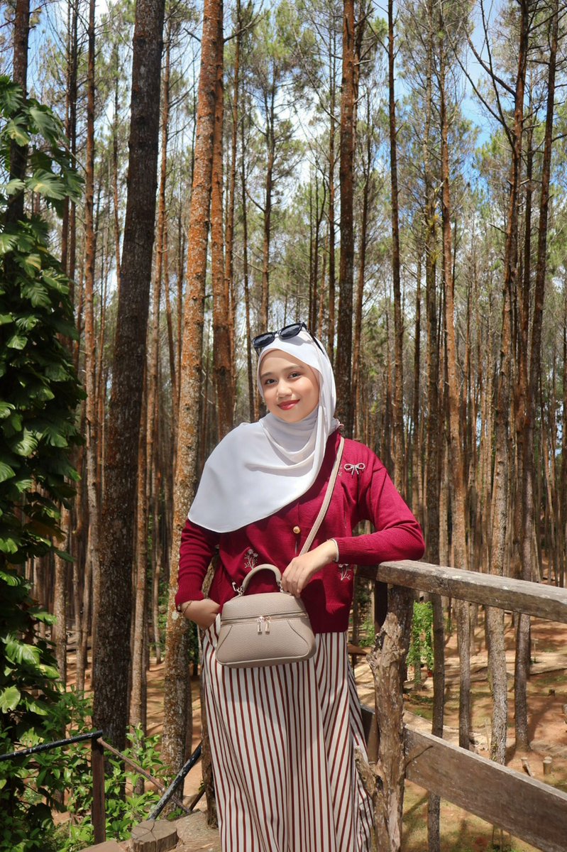 Nurintashaa's tweet photo. I memang fans local brand handbag!! So i akan beli je semua yang i rasa cantik 🥰🥰

Majulah local brand untuk negara! https://t.co/6PRWSpMDRf