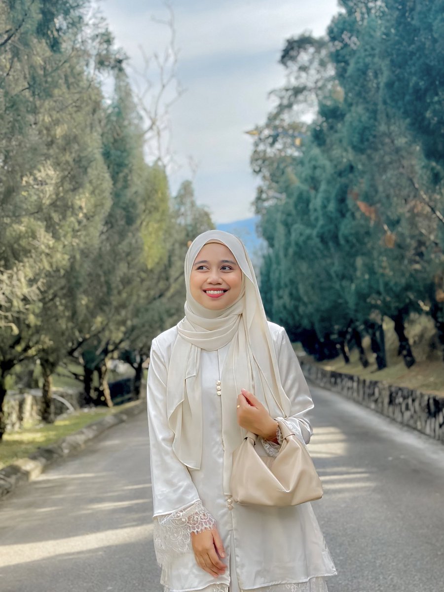 Nurintashaa's tweet photo. I memang fans local brand handbag!! So i akan beli je semua yang i rasa cantik 🥰🥰

Majulah local brand untuk negara! https://t.co/6PRWSpMDRf