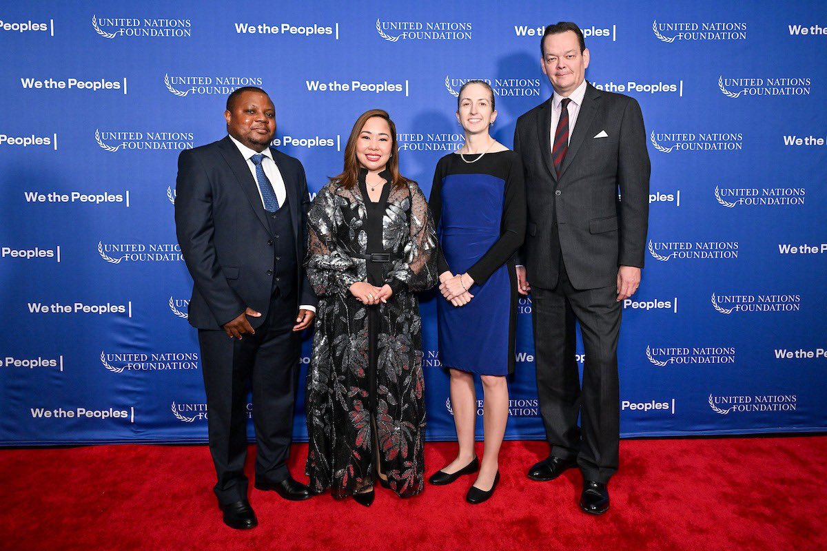 Joyce Msuya (@joycemsuya) on Twitter photo When disasters strike, UN first responders step up, saving lives and leading emergency responses.
Proud to honor <a href="/UNOCHA/">UN Humanitarian</a>’s #UNDAC system and <a href="/Insarag/">International Search and Rescue Advisory Group</a> with this year’s UN Heroes award for their selfless work on the frontlines.
Your courage is life-changing and inspires us all.💙 When disasters strike, UN first responders step up, saving lives and leading emergency responses.
Proud to honor <a href="/UNOCHA/">UN Humanitarian</a>’s #UNDAC system and <a href="/Insarag/">International Search and Rescue Advisory Group</a> with this year’s UN Heroes award for their selfless work on the frontlines.
Your courage is life-changing and inspires us all.💙
