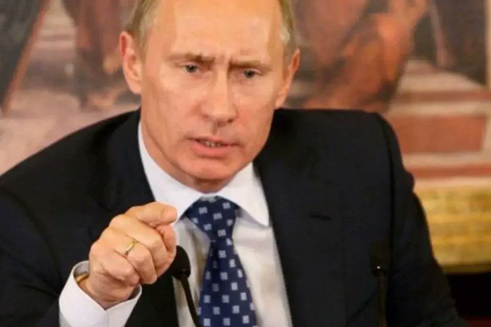 BrasilPost13's tweet photo. Putin, presidente da Rússia sobre Bolsonaro: "Ele quer anistia, dê anistia pra ele, depois envia pro fronte de batalha na Ucrânia, lá eu cuido dele" ... 👇 https://t.co/8eCbDVR6nw